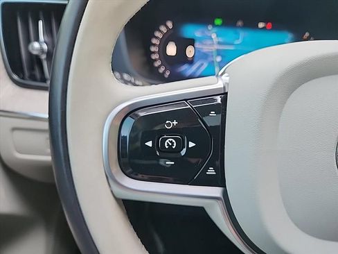 Certified 2023 Volvo XC60 B5 Plus w/ Climate Package AWD/4WD image 13