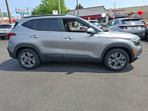 Used 2024 Kia Seltos S AWD/4WD image 6