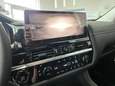 New 2026 Nissan Pathfinder Platinum AWD/4WD image 8