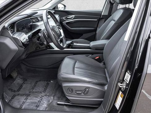 Certified 2024 Audi Q8 e-tron Premium Plus AWD/4WD image 12
