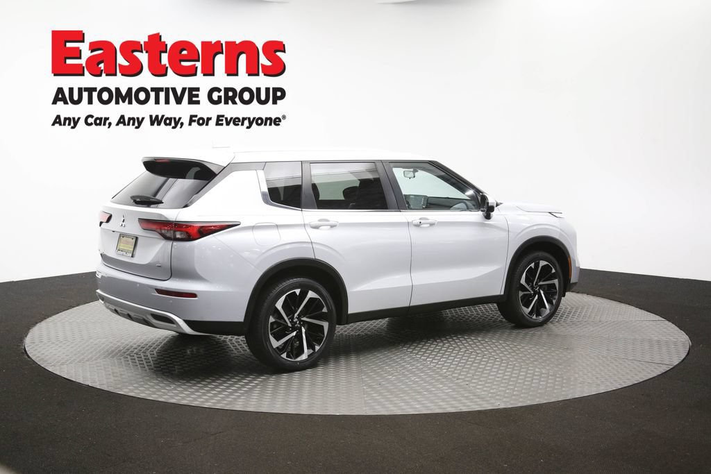 Used 2024 Mitsubishi Outlander SE AWD/4WD image 42