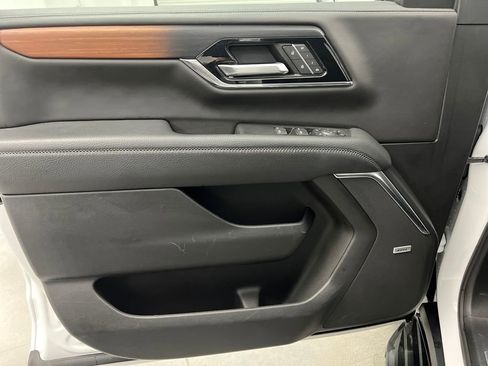 Used 2025 GMC Yukon Denali image 11