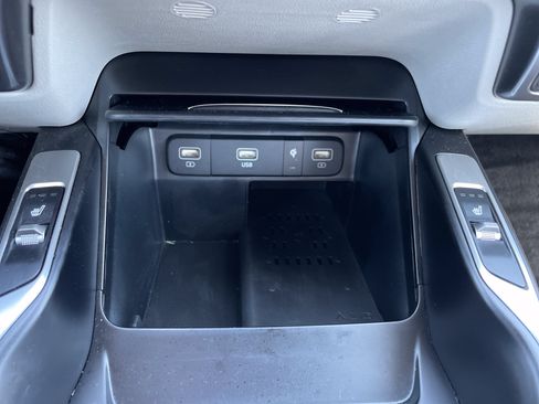 Used 2023 Kia Sorento S w/ Panoramic Sunroof Package AWD/4WD image 37