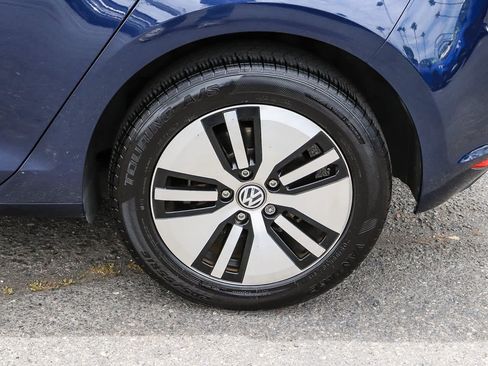 Used 2016 Volkswagen e-Golf SE FWD image 13