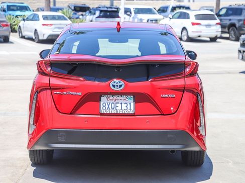 Certified 2022 Toyota Prius Prime Limited FWD image 7