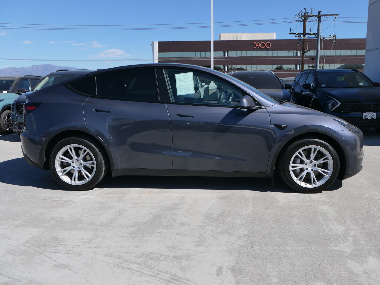 Used 2023 Tesla Model Y Long Range AWD/4WD image 2