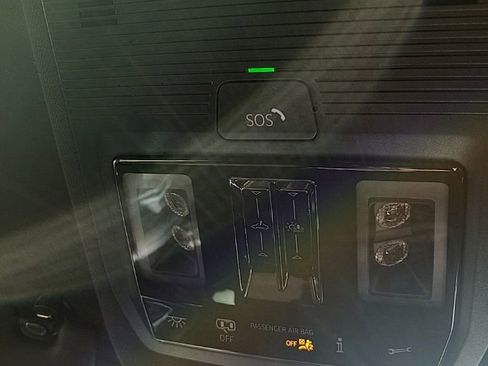 New 2026 Volkswagen Atlas Cross Sport SE image 38