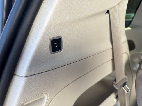 Used 2017 Chrysler Pacifica Touring-L Plus w/ Advanced Safetytec Group FWD image 15