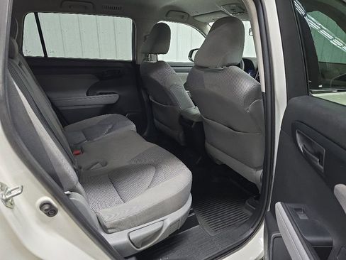 Used 2020 Toyota Highlander L AWD/4WD image 17