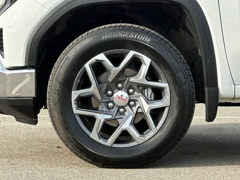 Used 2025 GMC Sierra 1500 SLE image 32