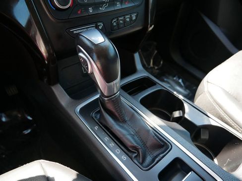 Certified 2019 Ford Escape Titanium AWD/4WD image 23