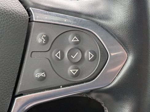Used 2023 Chevrolet Traverse LT FWD image 24