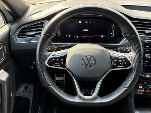 Used 2022 Volkswagen Tiguan SEL R-Line AWD/4WD image 11