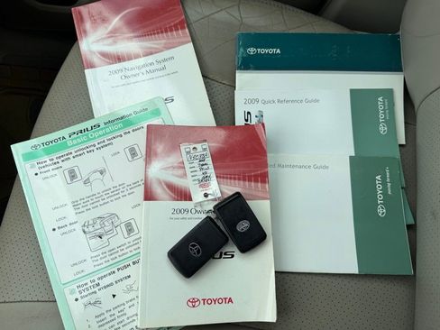 Used 2009 Toyota Prius Touring FWD image 23