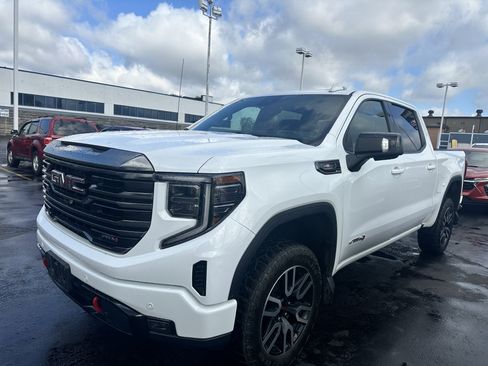 Used 2023 GMC Sierra 1500 AT4 w/ Technology Package AWD/4WD image 3