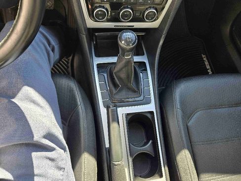 Used 2012 Volkswagen Passat 2.5 SE image 14