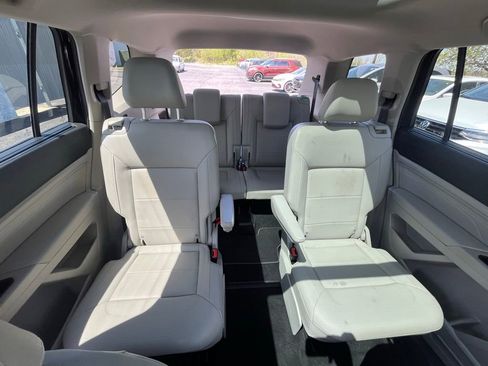 Certified 2023 Volkswagen Atlas SE w/ Panoramic Sunroof Package AWD/4WD image 25