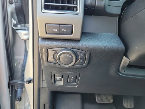 Used 2019 Ford F150 Raptor w/ Equipment Group 802A Luxury image 10