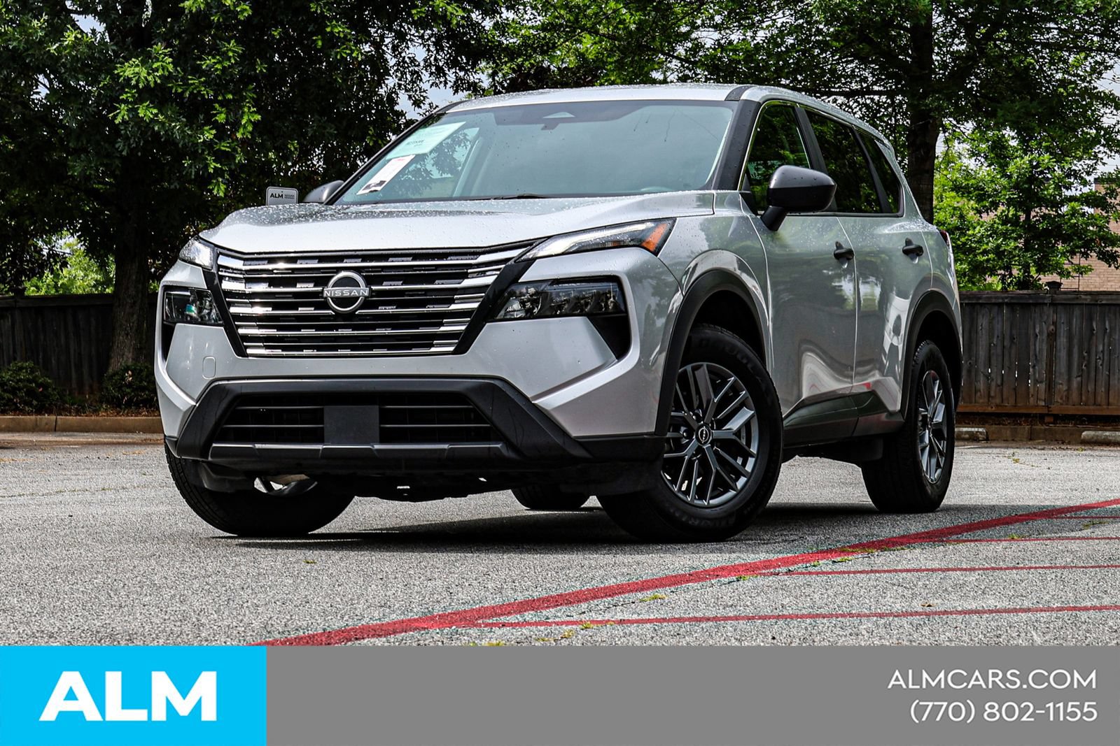 Used 2024 Nissan Rogue S FWD image 2