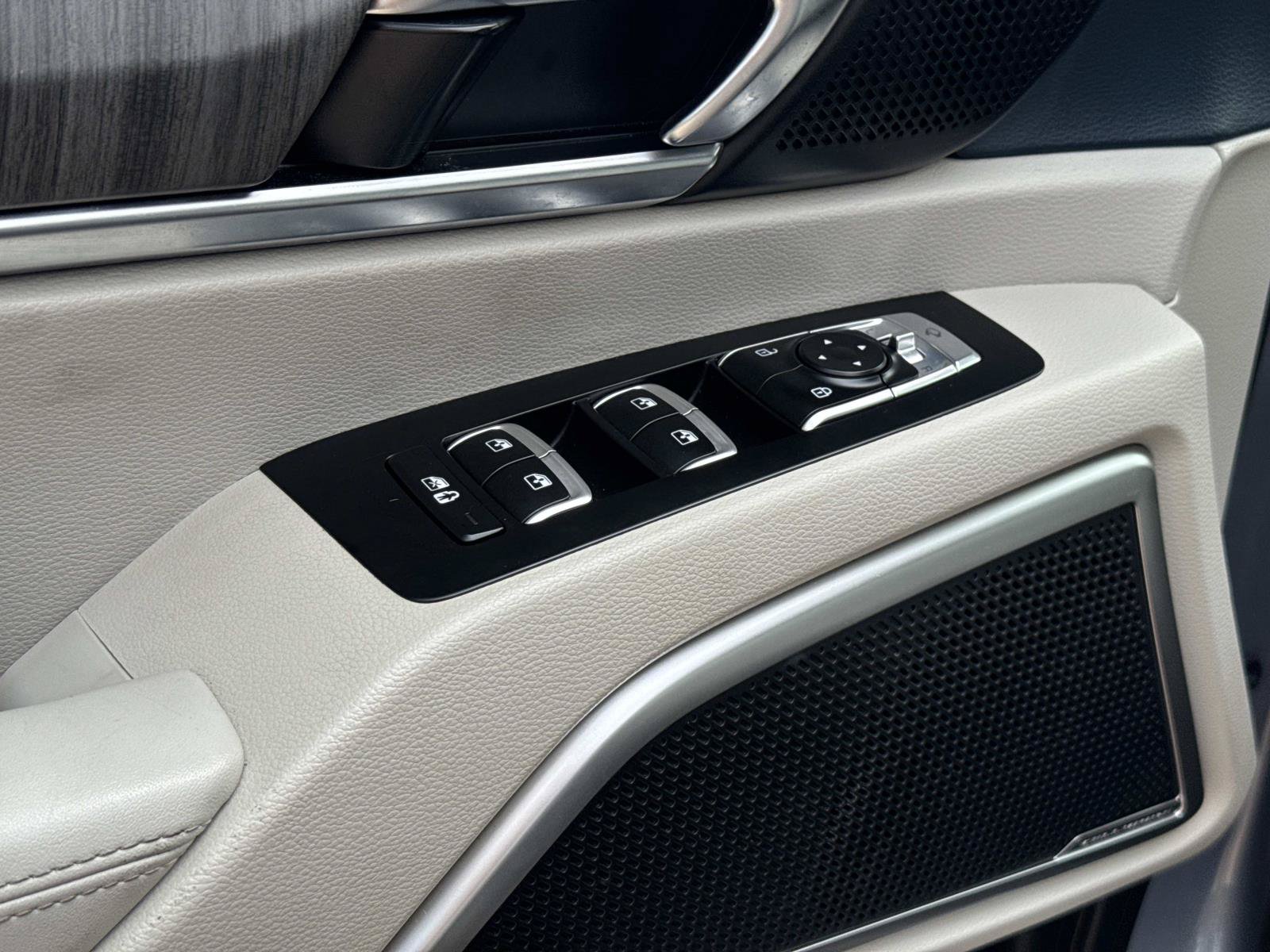 Used 2023 Kia Telluride EX FWD image 11