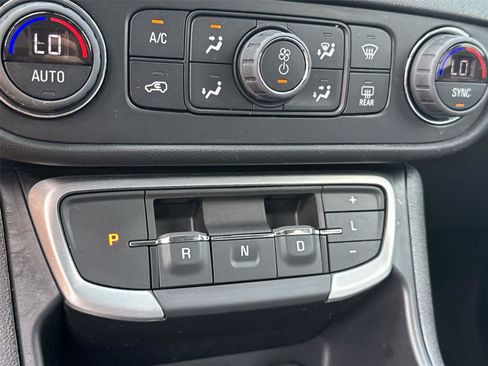 Used 2023 GMC Terrain SLT AWD/4WD image 20