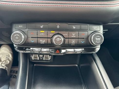 Used 2023 Dodge Durango GT RWD image 17