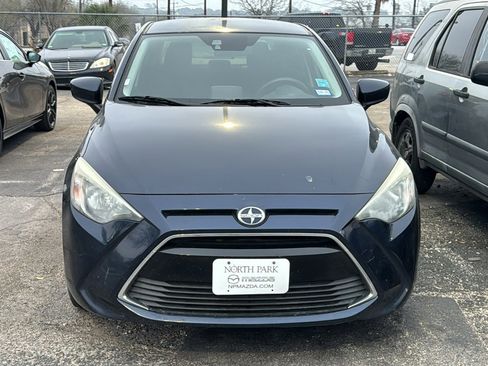 Used 2016 Scion iA image 3