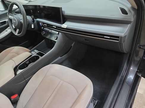 Used 2025 Hyundai Sonata SEL FWD image 30
