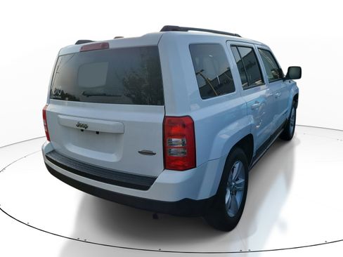 Used 2016 Jeep Patriot Latitude image 4