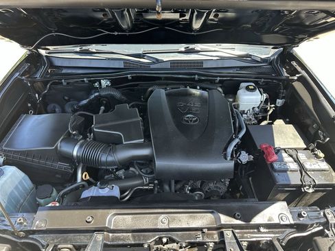 Used 2023 Toyota Tacoma TRD Off-Road AWD/4WD image 34