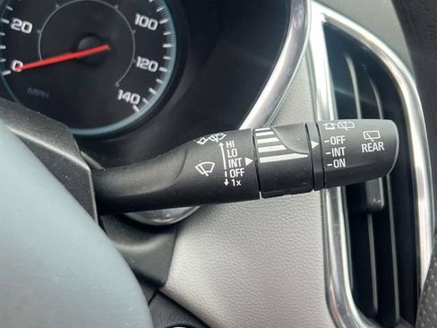 Used 2023 Chevrolet Equinox LS FWD image 24