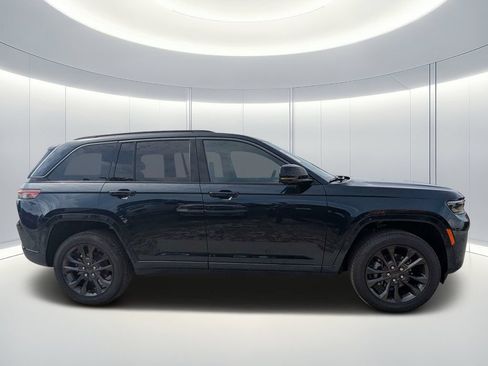 New 2026 Jeep Grand Cherokee Limited AWD/4WD image 3
