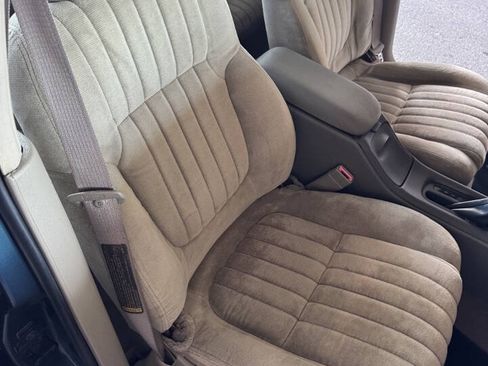 Used 1997 Pontiac Grand Prix GT w/ Opt Pkg FWD image 15