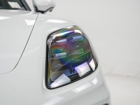 Certified 2025 Porsche Panamera 4 image 7