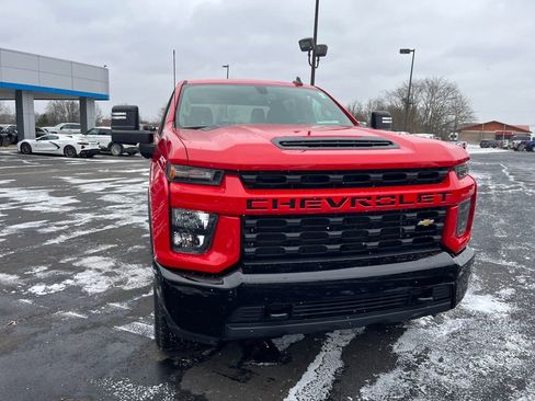 Used 2020 Chevrolet Silverado 2500 Custom w/ Custom Value Package image 8