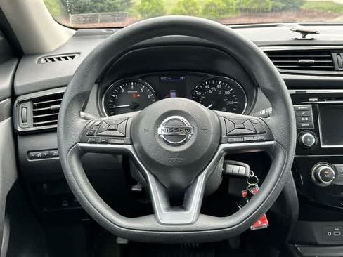 Used 2018 Nissan Rogue S AWD/4WD image 7