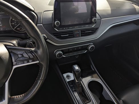 Used 2024 Nissan Altima 2.5 SR image 10