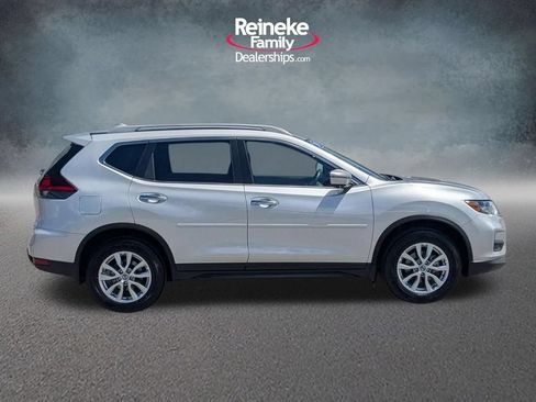 Used 2018 Nissan Rogue SV w/ Premium Package AWD/4WD image 4
