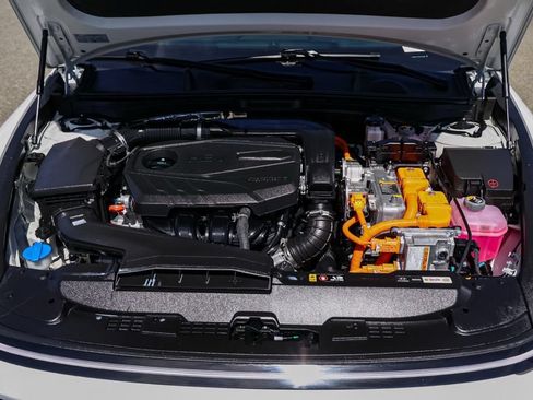 Used 2025 Hyundai Sonata SEL FWD image 30