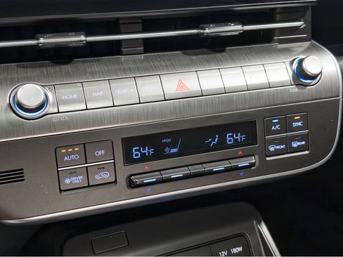 Used 2024 Hyundai Kona Limited FWD image 16