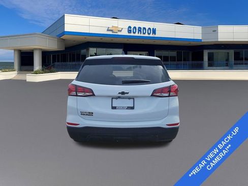 Used 2024 Chevrolet Equinox LS w/ LS Convenience Package FWD image 4