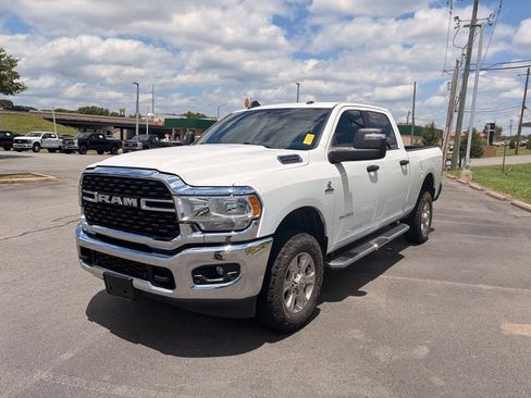 Used 2024 RAM 2500 Big Horn w/ Off Road Package AWD/4WD image 3