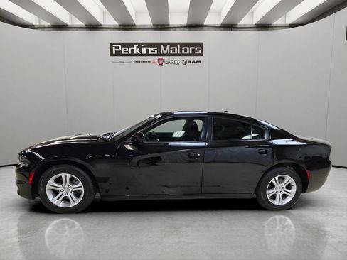 Used 2023 Dodge Charger SXT RWD image 2