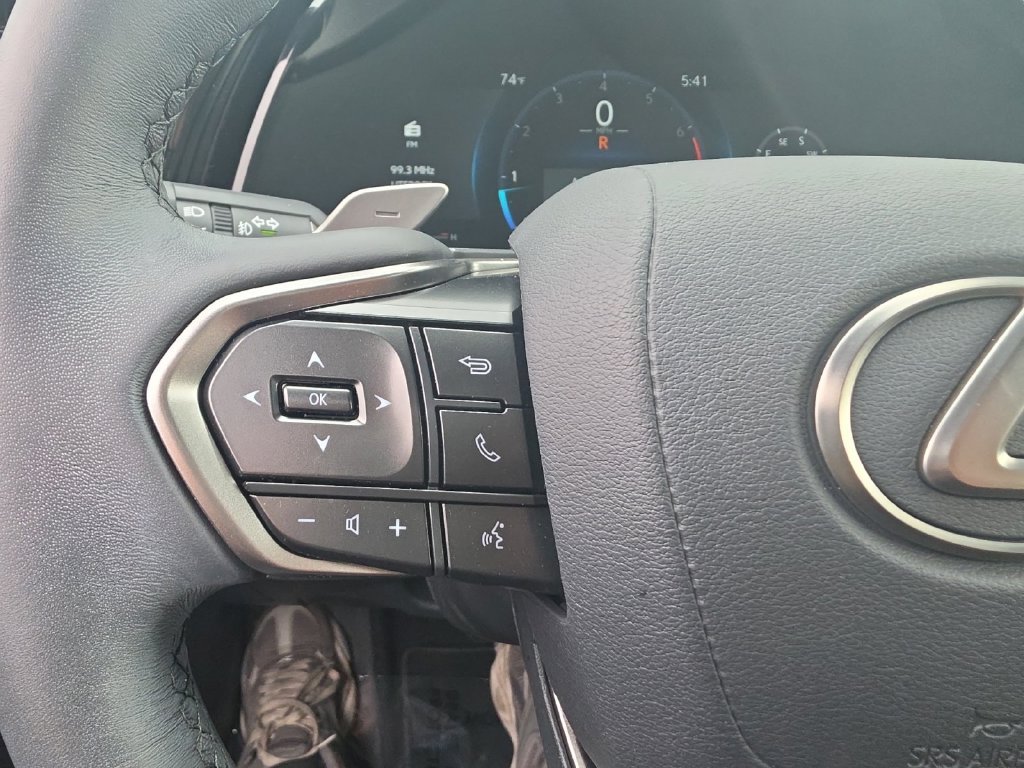 Used 2025 Lexus RX 350 FWD w/ Accessory Package (K3) image 19