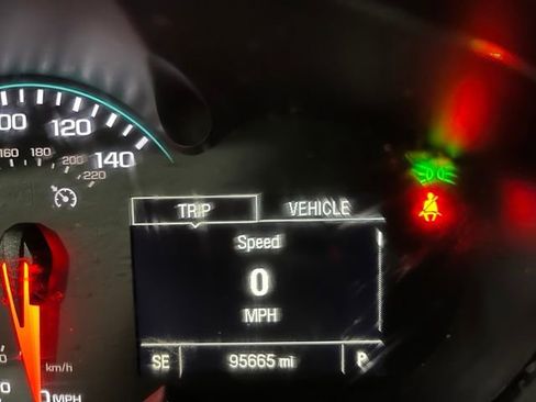 Used 2017 Chevrolet Trax LT w/ LT Convenience Package AWD/4WD image 17