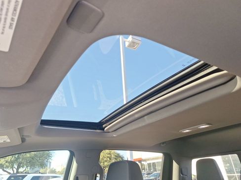 Used 2020 GMC Sierra 1500 SLT image 33