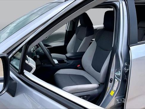 Certified 2025 Toyota RAV4 XLE FWD image 8