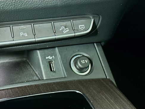 Used 2021 Audi Q5 Premium w/ Convenience Package image 25