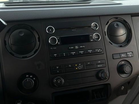 Used 2014 Ford F250 XL w/ Power Equipment Group image 15