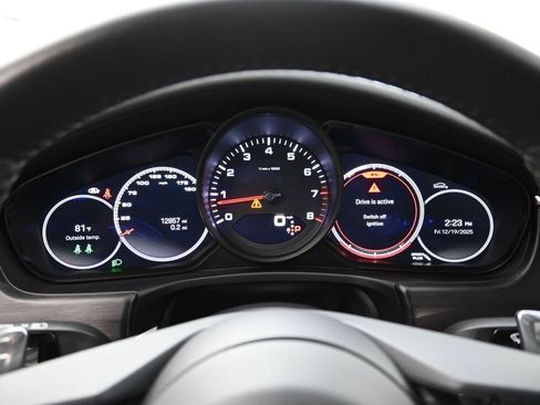 Used 2023 Porsche Panamera Platinum Edition image 8